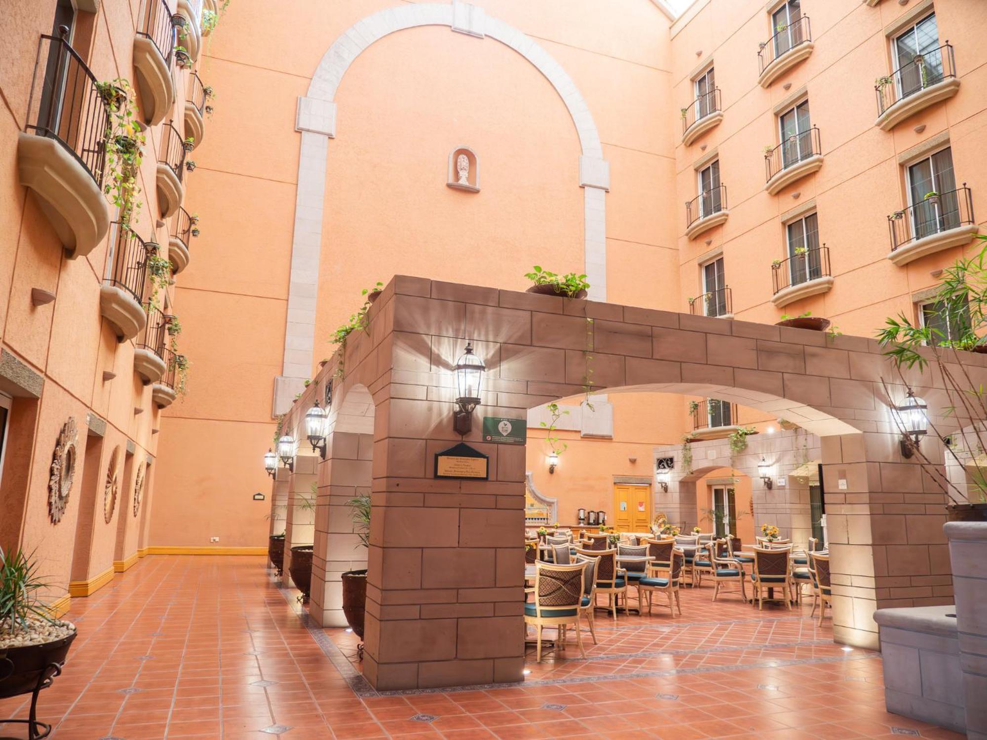 Holiday Inn Express Silao-Aeropuerto Bajio By Ihg Ngoại thất bức ảnh