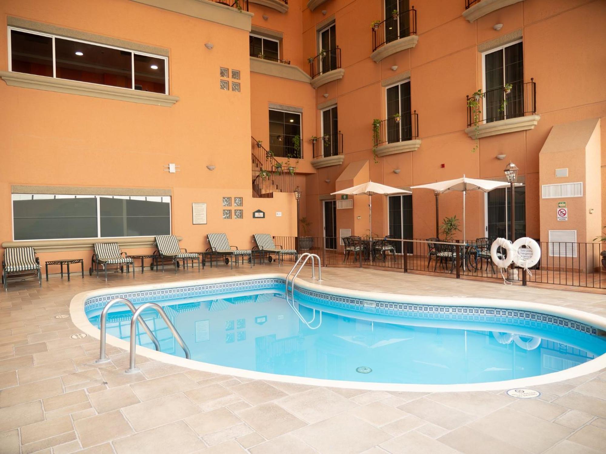 Holiday Inn Express Silao-Aeropuerto Bajio By Ihg Ngoại thất bức ảnh