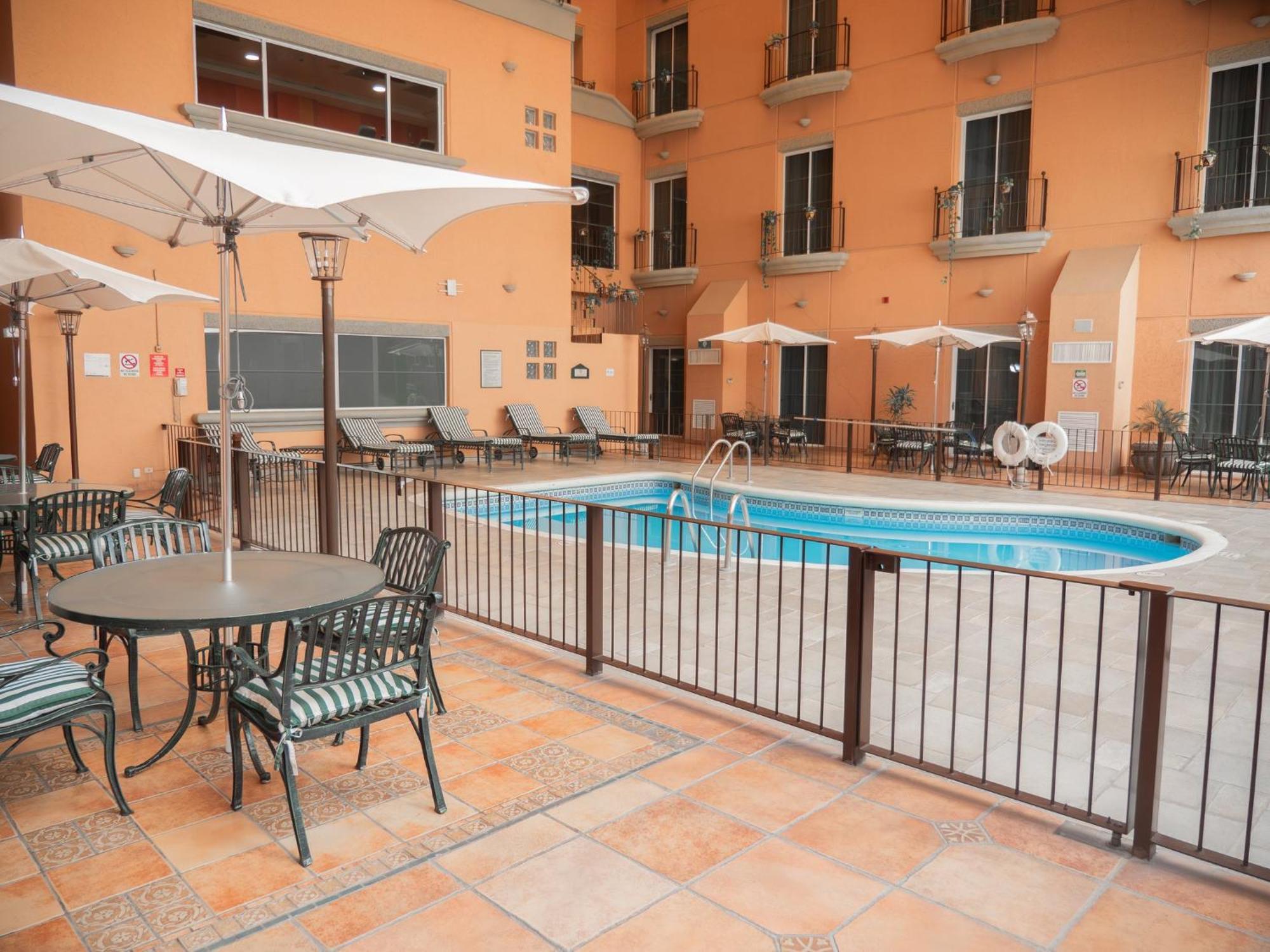 Holiday Inn Express Silao-Aeropuerto Bajio By Ihg Ngoại thất bức ảnh