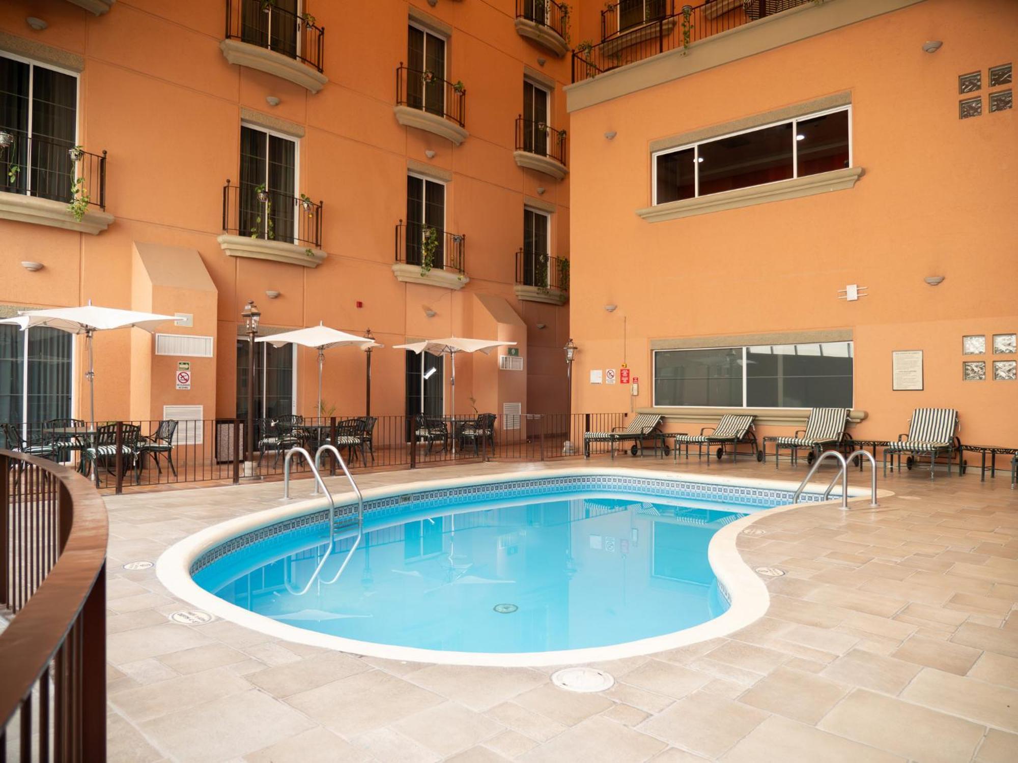 Holiday Inn Express Silao-Aeropuerto Bajio By Ihg Ngoại thất bức ảnh