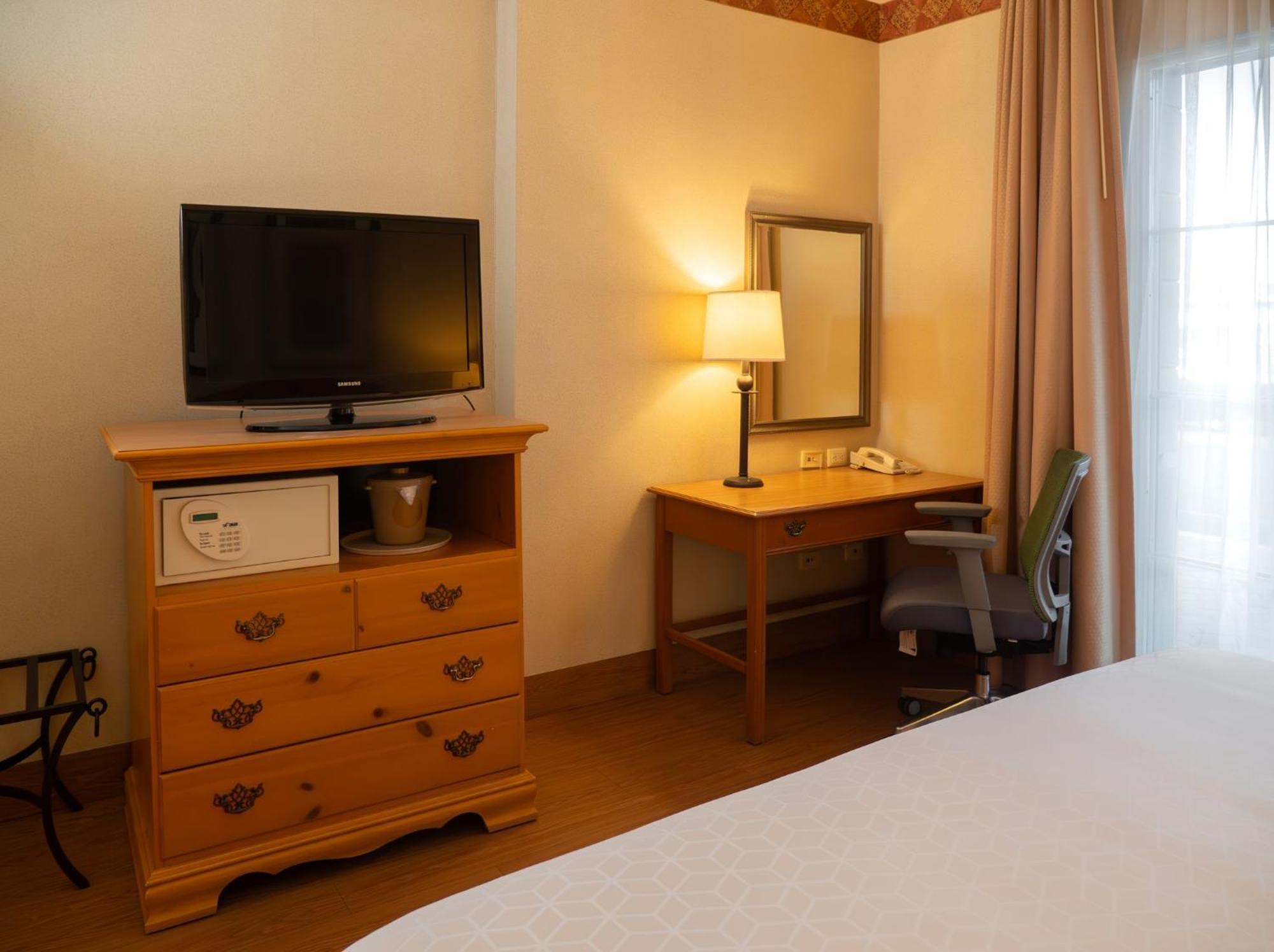 Holiday Inn Express Silao-Aeropuerto Bajio By Ihg Ngoại thất bức ảnh