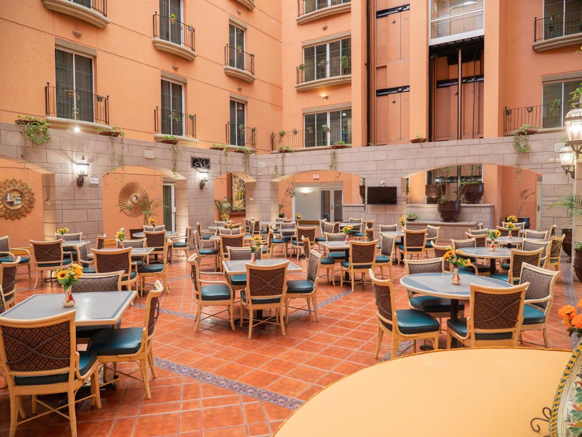 Holiday Inn Express Silao-Aeropuerto Bajio By Ihg Ngoại thất bức ảnh