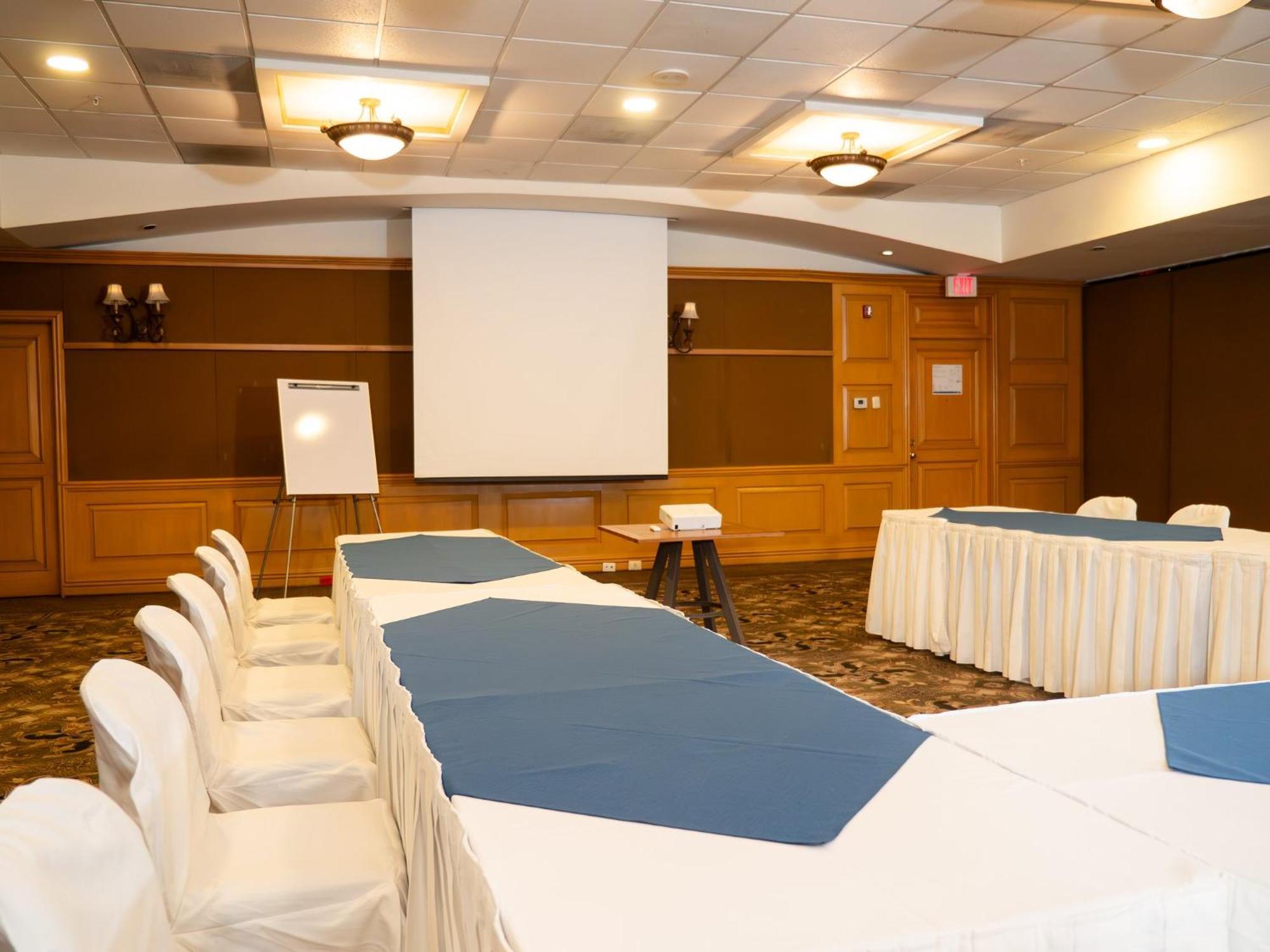 Holiday Inn Express Silao-Aeropuerto Bajio By Ihg Ngoại thất bức ảnh