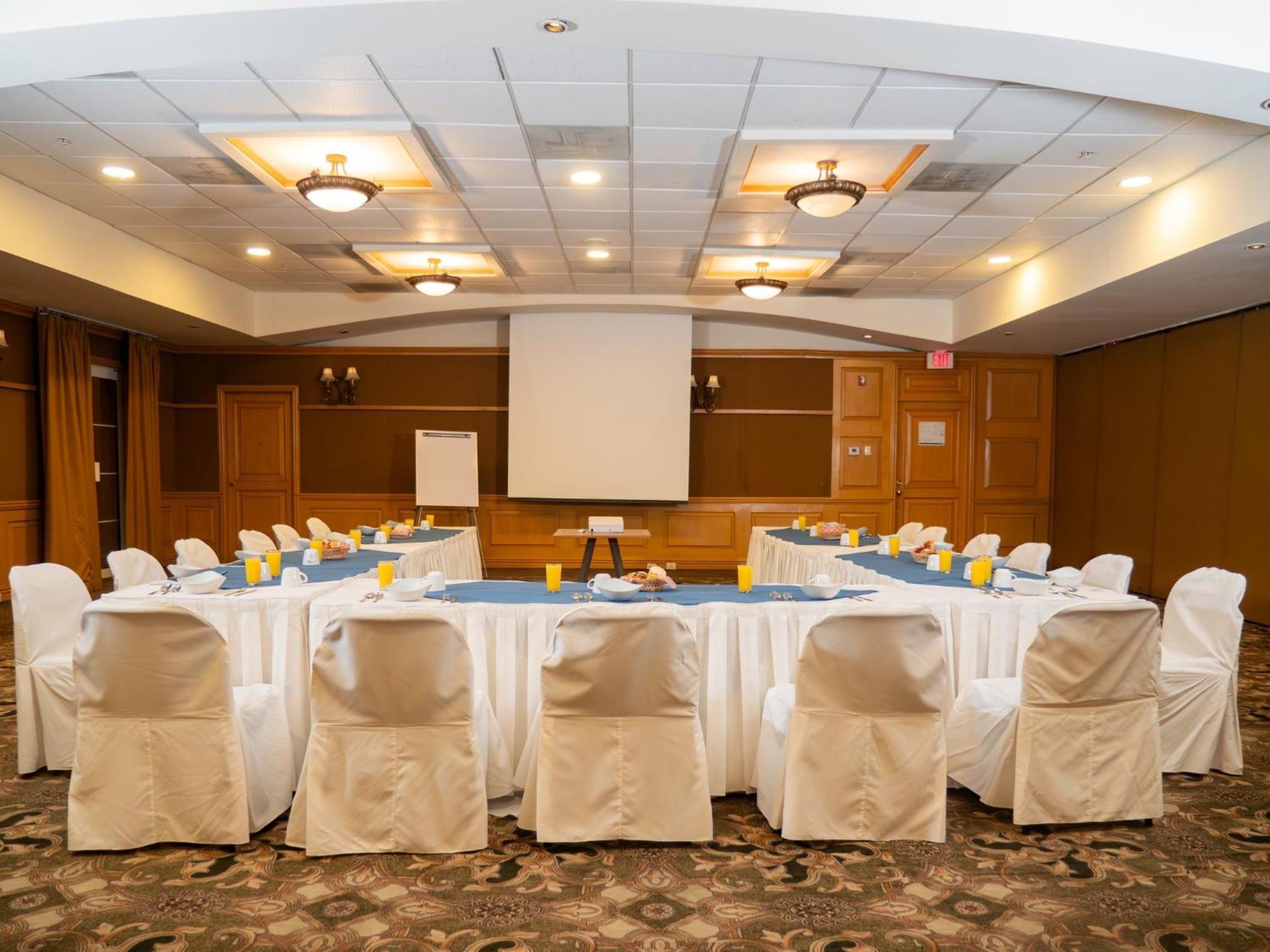 Holiday Inn Express Silao-Aeropuerto Bajio By Ihg Ngoại thất bức ảnh