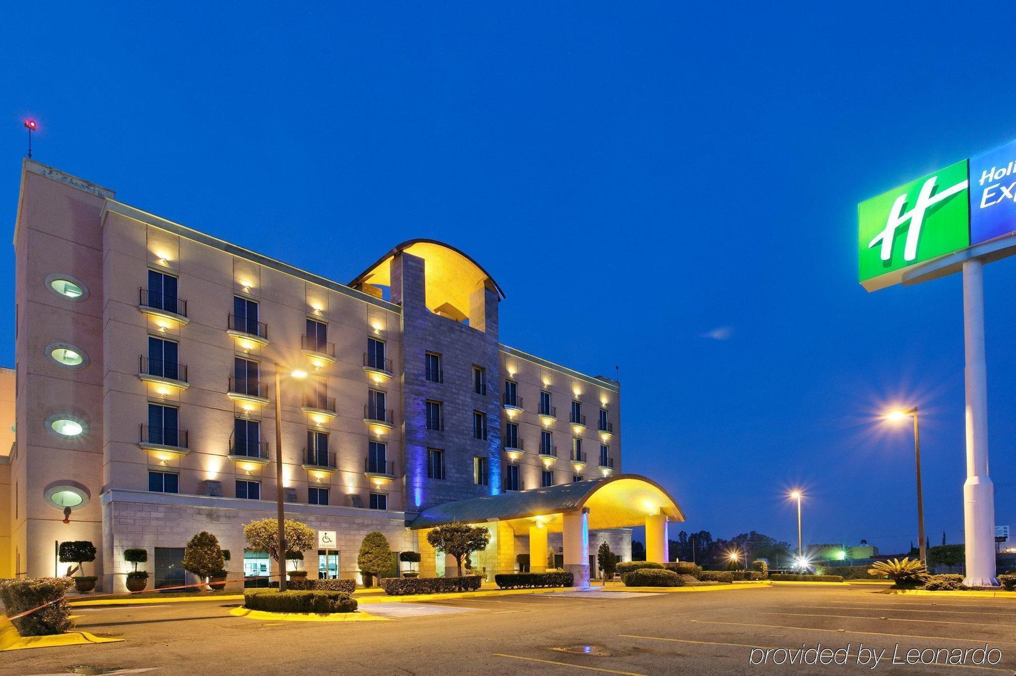 Holiday Inn Express Silao-Aeropuerto Bajio By Ihg Ngoại thất bức ảnh