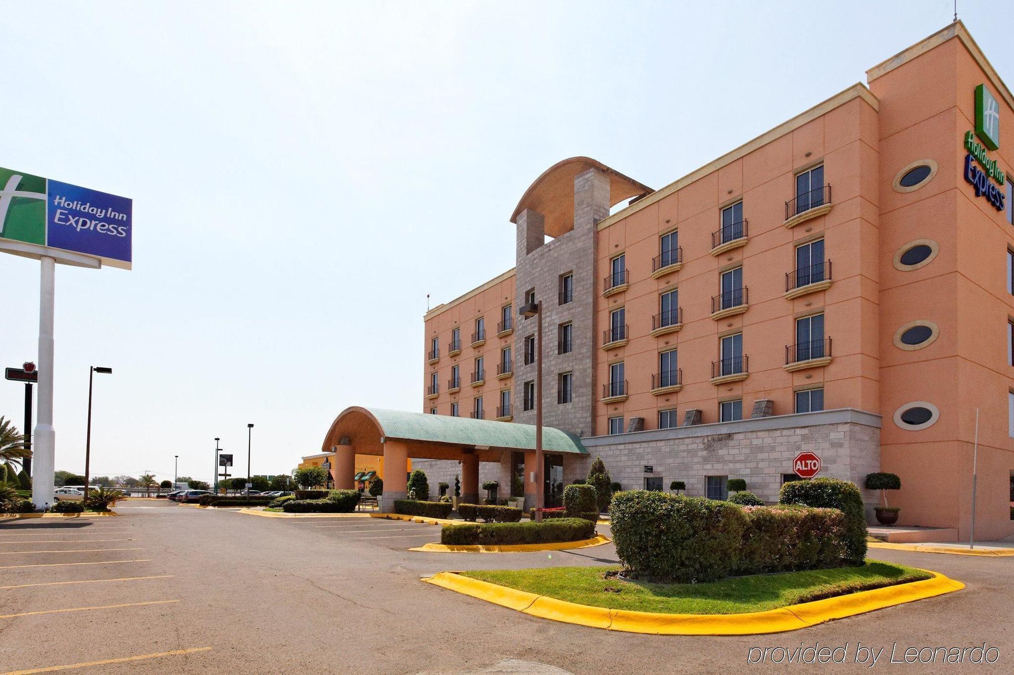 Holiday Inn Express Silao-Aeropuerto Bajio By Ihg Ngoại thất bức ảnh